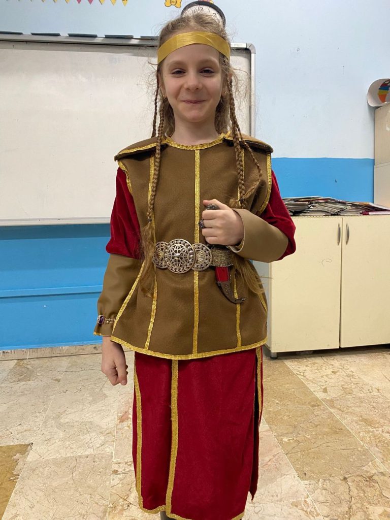 Tomris Hatun - Tarih Yazan Çocuklar